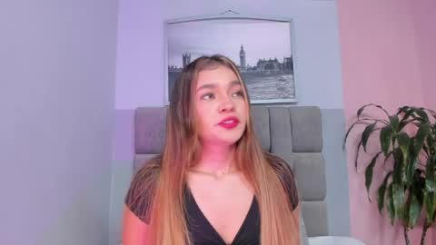 Selene online show from March 2026 04:25:02 AM