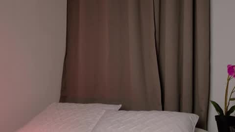 Snapshot of selenenova chatting on March 2026 10:38:01 PM Selene Nova online show from March 2026 10:38:01 PM