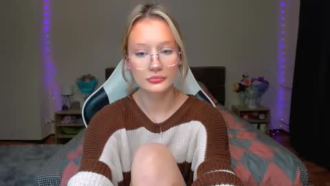 Simon and Alice online show from October 2025 07:22:01 PM