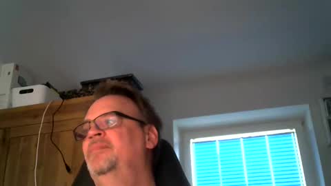 Snapshot of selftest4 chatting on October 2025 09:02:01 AM selftest4 online show from October 2025 09:02:01 AM