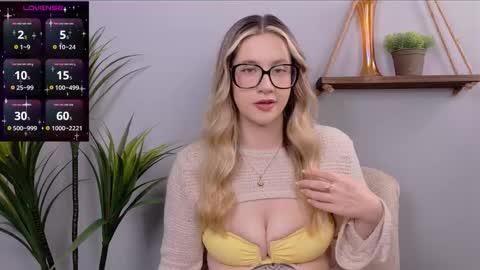 Selina Mae online show from October 2025 03:09:02 AM