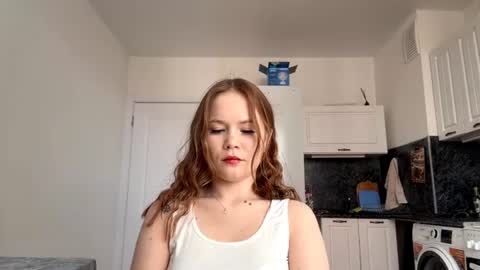 Snapshot of selmacalumag chatting on June 2026 06:19:02 AM Lily online show from June 2026 06:19:02 AM