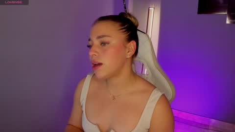 Snapshot of selyn_ chatting on December 2024 01:02:02 PM Selyn online show from December 2024 01:02:02 PM