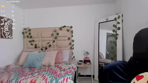 Snapshot of selyn_ chatting on November 2025 04:03:01 PM Selyn online show from November 2025 04:03:01 PM