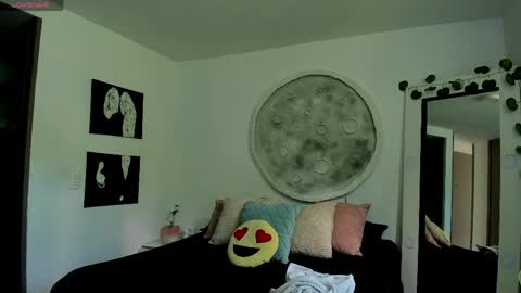 Selyn online show from April 2026 04:16:01 PM