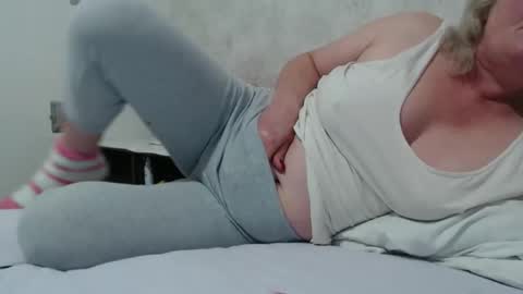 Lenna online show from November 2025 12:22:01 PM