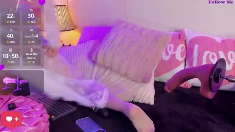 Sennia online show from October 2025 02:16:01 PM