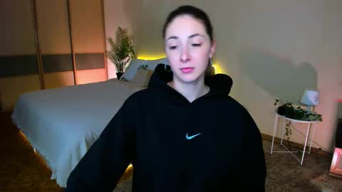 sensitiveheartt online show from October 2025 06:49:02 PM