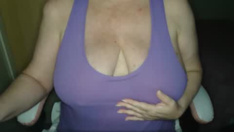 Snapshot of sensual_cris chatting on October 2025 09:15:01 PM CRIS online show from October 2025 09:15:01 PM