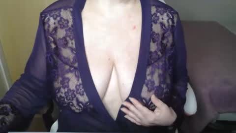 Snapshot of sensual_cris chatting on October 2025 08:26:02 AM CRIS online show from October 2025 08:26:02 AM