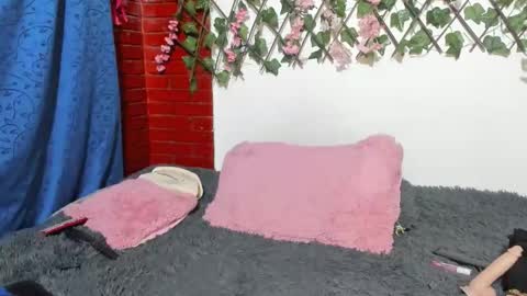 Snapshot of sensual_crital chatting on September 2025 04:56:02 PM cristal online show from September 2025 04:56:02 PM