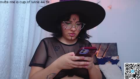 Snapshot of sensual_flame chatting on December 2024 06:14:01 AM Camille and sophie online show from December 2024 06:14:01 AM