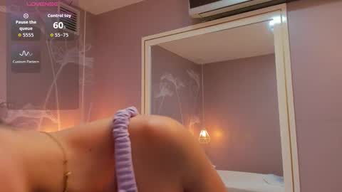 Sophie     online show from October 2025 10:25:01 AM