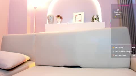 Sophie     online show from February 2026 11:39:01 PM