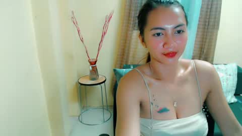 Snapshot of sensuous_rose chatting on February 2025 12:25:02 PM ROSE online show from February 2025 12:25:02 PM