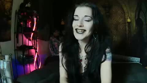 Seraphin Munster online show from November 2025 06:07:02 PM