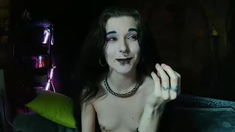 Seraphin Munster online show from April 2026 11:14:01 PM