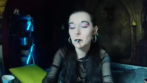 Seraphin Munster online show from April 2026 10:47:01 PM