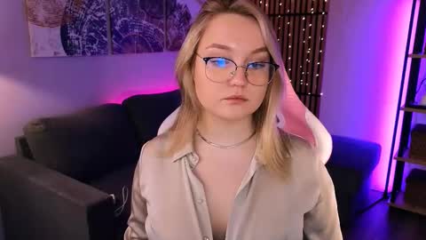 Snapshot of serena_johnsons chatting on February 2026 08:01:02 AM Serena online show from February 2026 08:01:02 AM