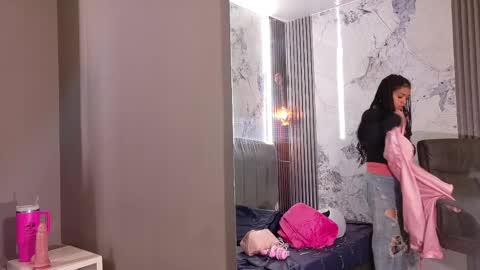 Snapshot of serena_sex31 chatting on April 2026 11:49:02 AM Serena online show from April 2026 11:49:02 AM