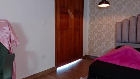 Snapshot of serena_sex31 chatting on May 2026 04:04:01 PM Serena online show from May 2026 04:04:01 PM