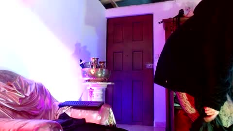 Serena Xyz online show from November 2025 05:15:01 PM