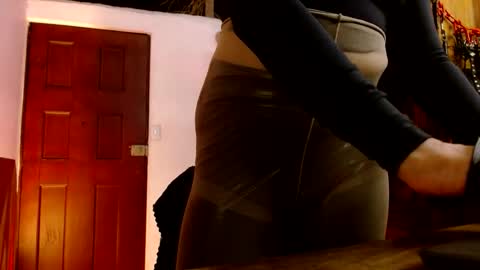 Snapshot of serena_xyz chatting on February 2026 11:52:02 PM Serena Xyz online show from February 2026 11:52:02 PM