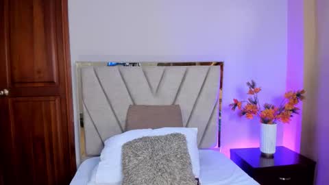 serenaaveline online show from November 2025 10:53:02 PM