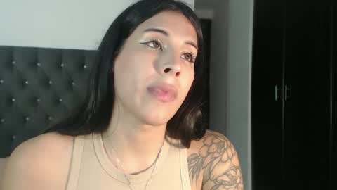 sararoussee online show from November 2025 12:05:02 AM