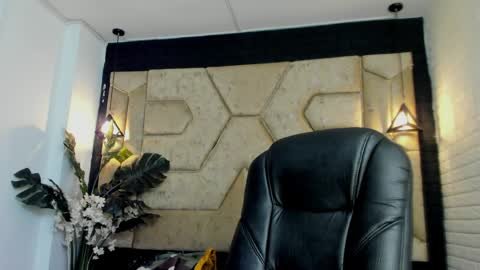 Serene online show from April 2026 12:54:01 PM