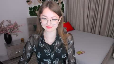 Ophelia online show from February 2025 04:08:01 PM