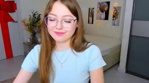 Ophelia online show from February 2025 04:14:02 PM