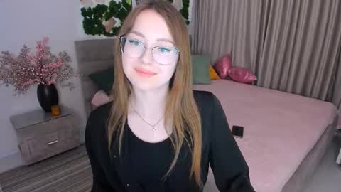 Ophelia online show from March 2025 04:07:02 PM