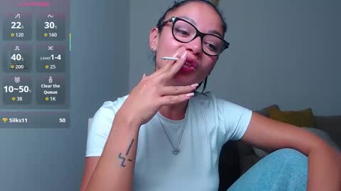 SereneSophi online show from October 2025 03:48:02 AM