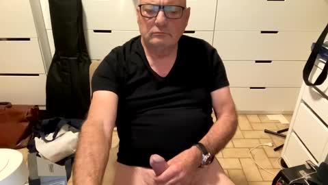 serge8413 online show from December 2024 12:28:01 AM