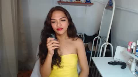 Snapshot of servicedoll18 chatting on July 2026 02:09:02 AM Bella online show from July 2026 02:09:02 AM