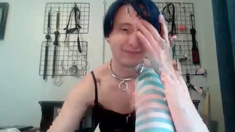 Servile Sarah online show from May 2026 09:54:01 PM
