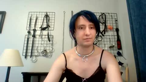 Servile Sarah online show from June 2026 11:05:02 PM