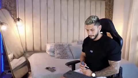 HEY IM SETH online show from January 2025 08:01:02 PM