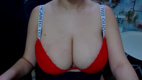 Snapshot of seu_cute chatting on February 2025 09:15:01 AM seu_cute online show from February 2025 09:15:01 AM