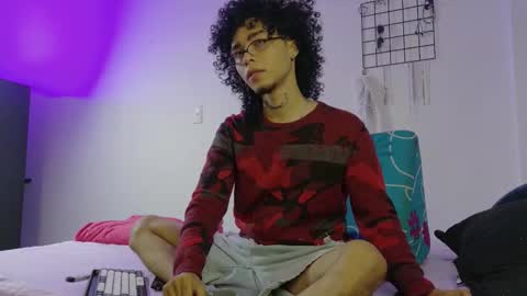 Alexis online show from December 2025 03:25:01 AM