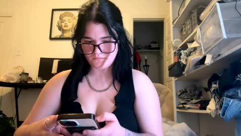 Kam online show from May 2026 03:24:02 AM
