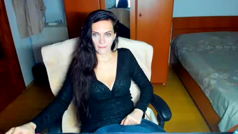 sexqueen1111 online show from June 2026 02:06:01 AM