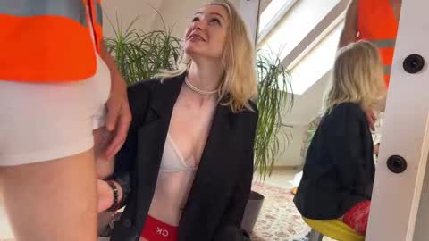 NIKKI KATE LIZA AND BOYS online show from May 2026 02:03:02 PM