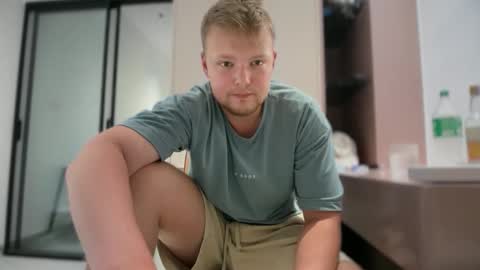 Snapshot of sexual_sbotage chatting on February 2026 02:02:02 PM Max Leman online show from February 2026 02:02:02 PM