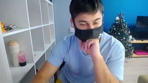 Snapshot of sexxxdickbig chatting on December 2024 09:42:01 AM Tommy online show from December 2024 09:42:01 AM