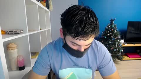 Snapshot of sexxxdickbig chatting on January 2025 03:38:01 PM Tommy online show from January 2025 03:38:01 PM