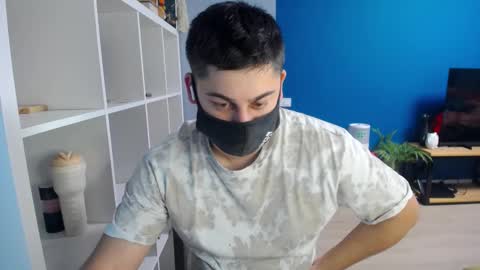Snapshot of sexxxdickbig chatting on February 2025 03:16:01 PM Tommy online show from February 2025 03:16:01 PM