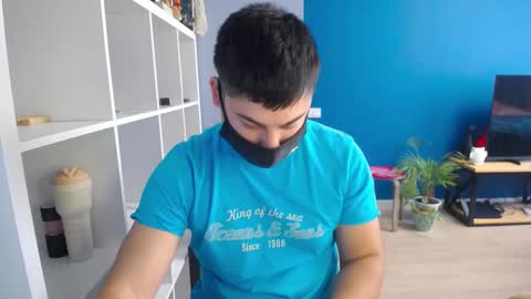 Snapshot of sexxxdickbig chatting on February 2025 08:10:02 AM Tommy online show from February 2025 08:10:02 AM