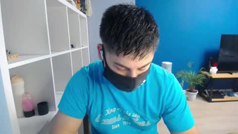 Snapshot of sexxxdickbig chatting on February 2025 07:09:01 PM Tommy online show from February 2025 07:09:01 PM